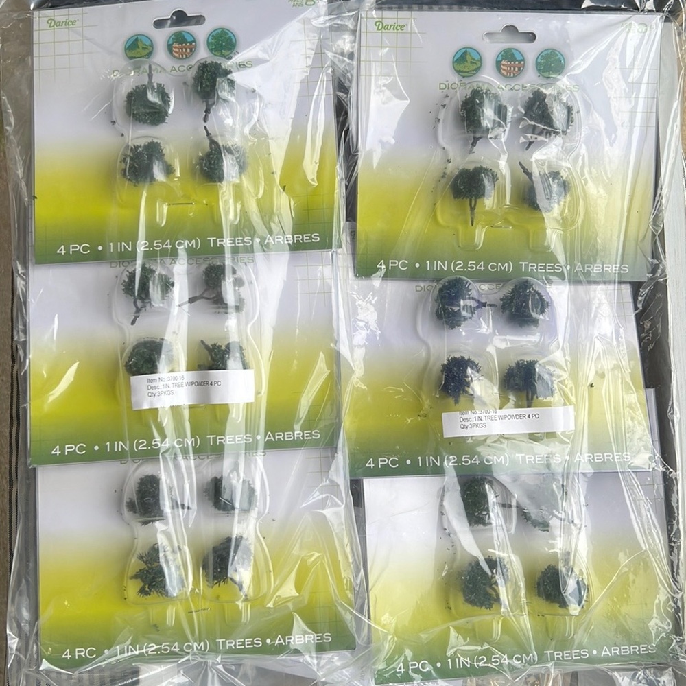 Darice Diorama Accessories Trees with Powder